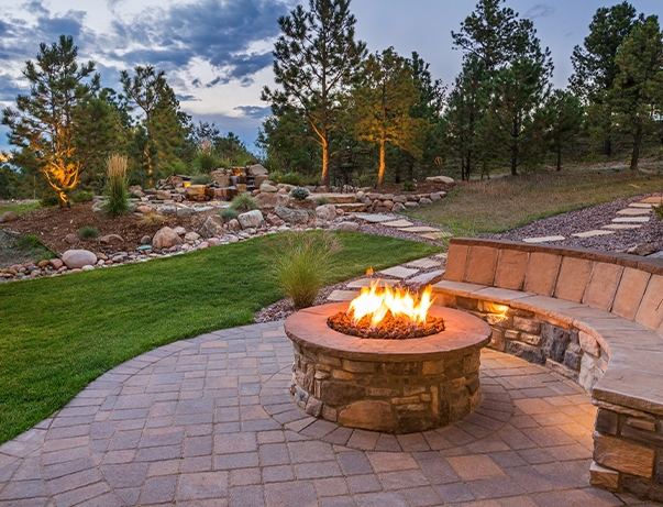 Outdoor Fire Pits, Fireplaces, and Kitchens